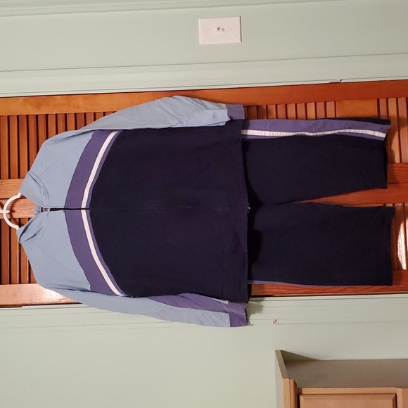Hooded Jogging Set - Picture 1 of 8